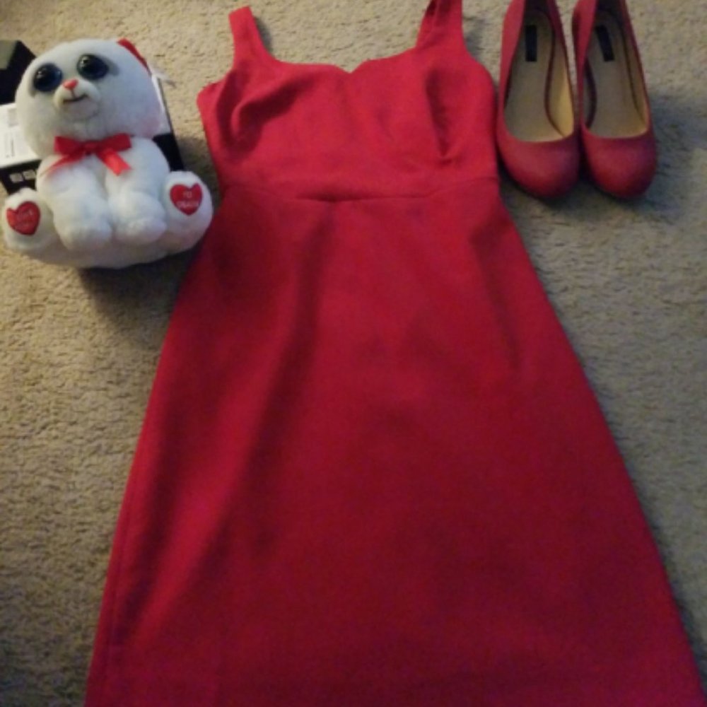 New the limited sz 4 red pencil sweetheart dress